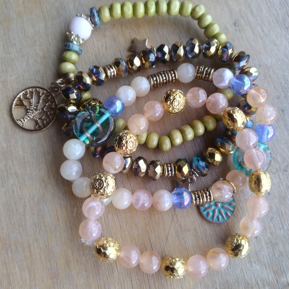Boho Stretch Bead Bracelets 🌼 - Picture 4 of 10